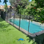 Appartement En Sous Sol De Villa Avec Jardin Et Piscine