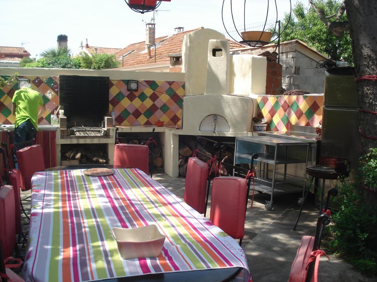 Gasthof En Sous Sol De Avec Acces Jardin Et Piscine Marseilles