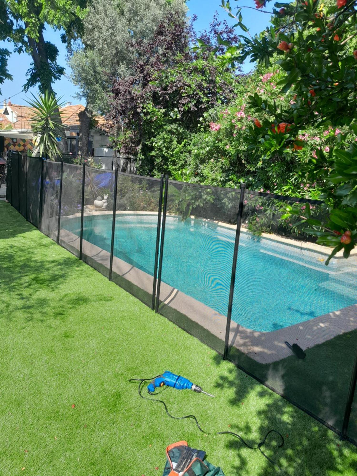 En Sous Sol De Avec Acces Jardin Et Piscine